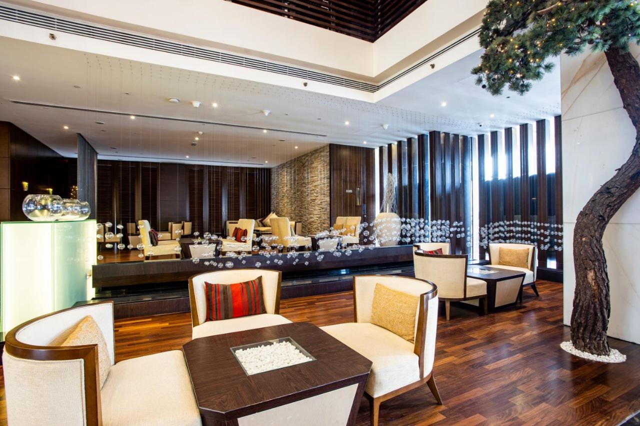 Asiana Hotel דובאי מראה חיצוני תמונה The lobby of the hotel