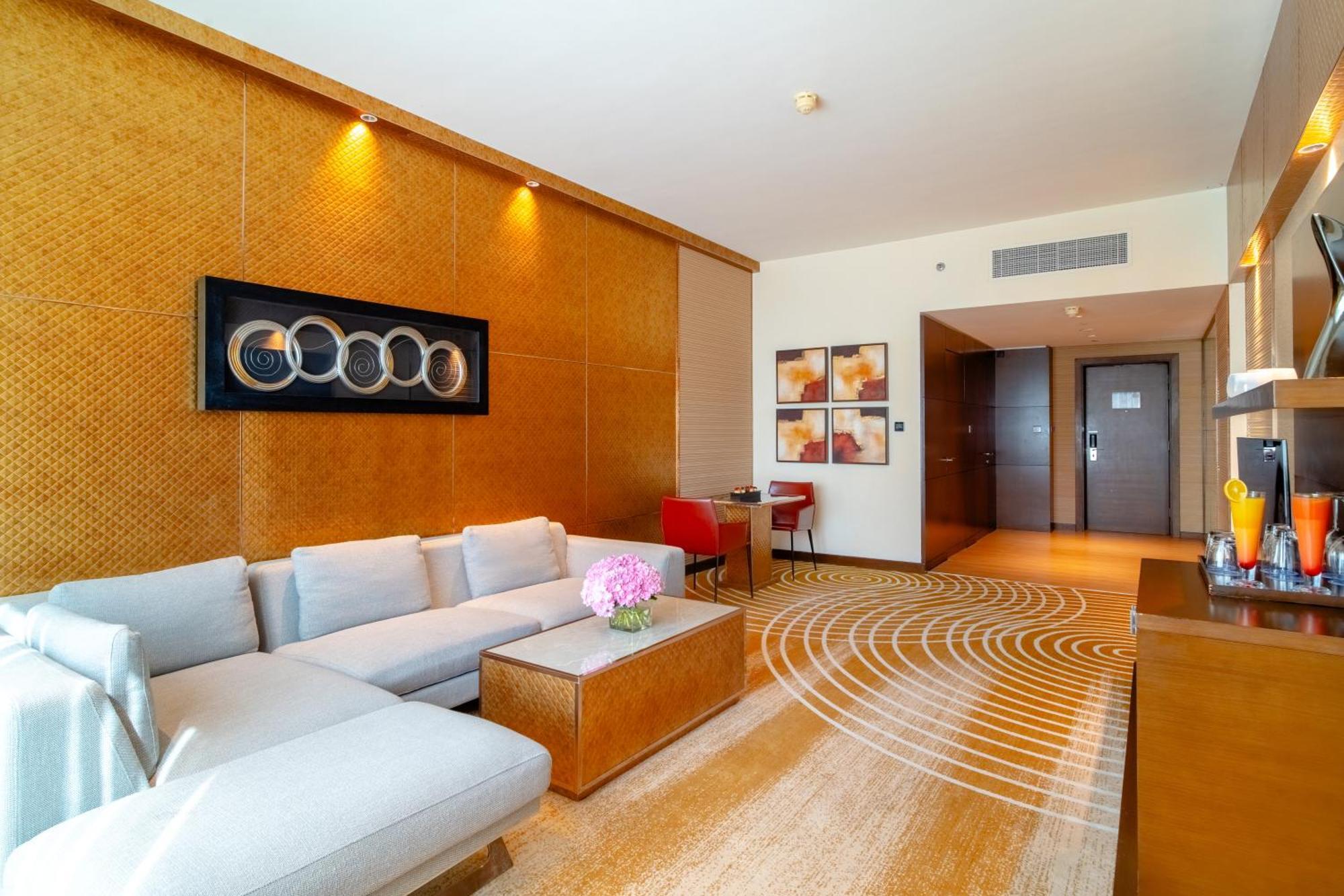 Asiana Hotel דובאי מראה חיצוני תמונה A suite at the hotel