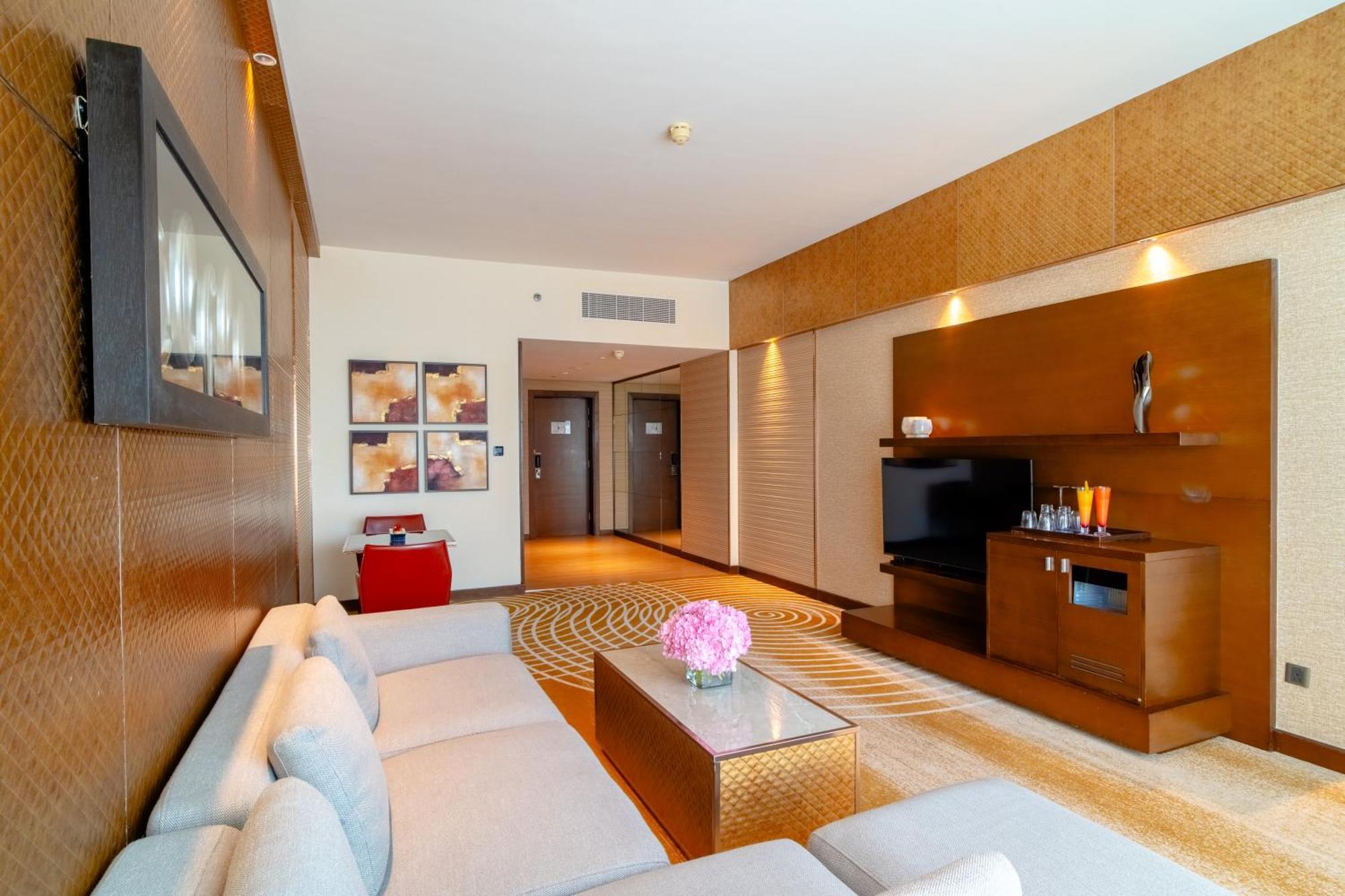 Asiana Hotel דובאי מראה חיצוני תמונה A suite at the hotel