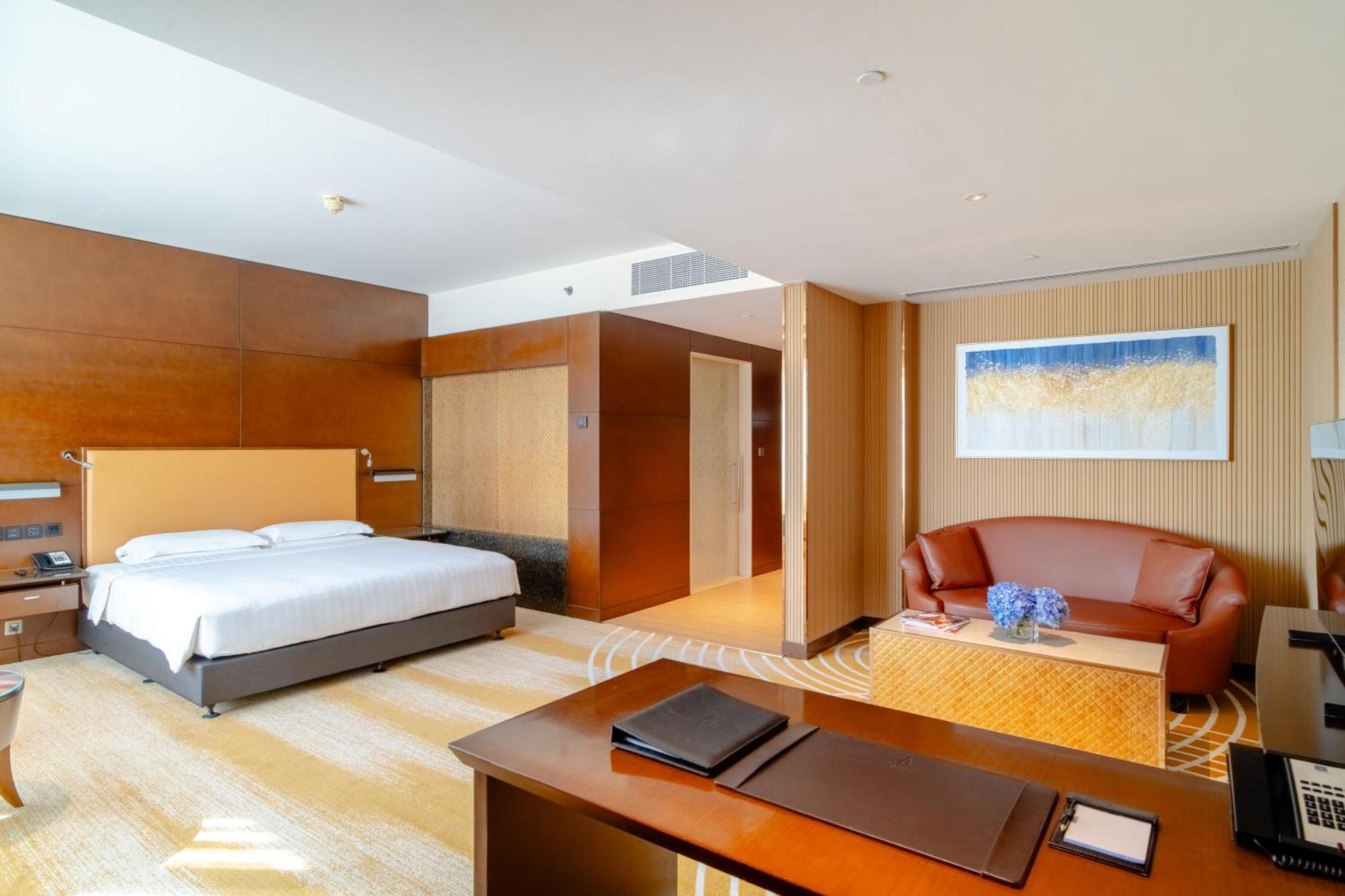 Asiana Hotel דובאי מראה חיצוני תמונה A suite at the hotel