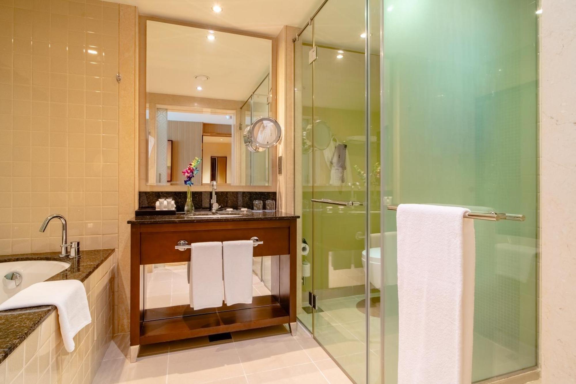 Asiana Hotel דובאי מראה חיצוני תמונה A bathroom in a hotel