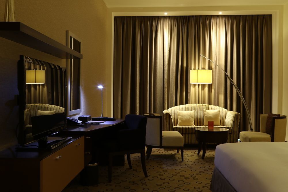 Asiana Hotel דובאי מראה חיצוני תמונה A room at the hotel